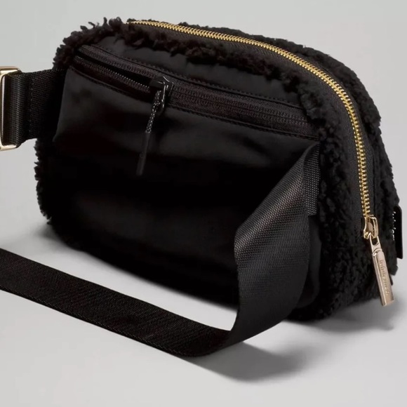 Everywhere BELT BAG Fleece black Fanny Pack LAST CHANCE Lululemon - Picture 7 of 16